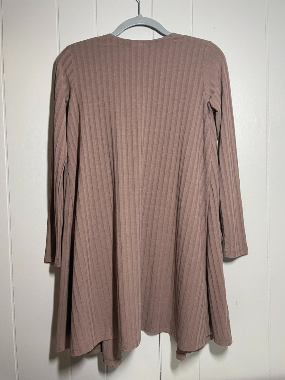 Cardigan - Picture 2 of 3